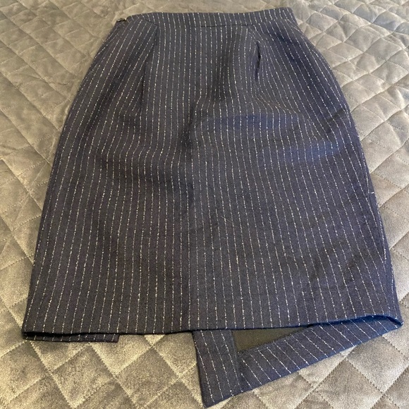 Suistudio navy pinstripe pencil skirt with asymmetrical hem. - Picture 3 of 9